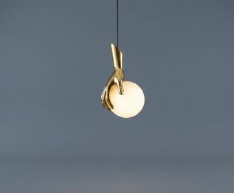 Pendul suspendat gold Hand Sphere 