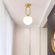 Lustra Nordic glob alb auriu